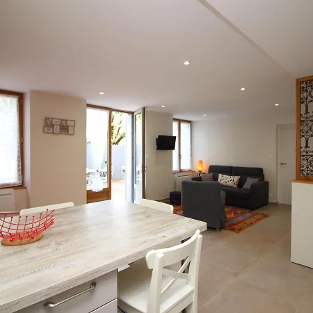 Apartament Beau T2 Avec Terrasse, Parking Et Wifi A 300m Des Thermes - Fr-1-608-98